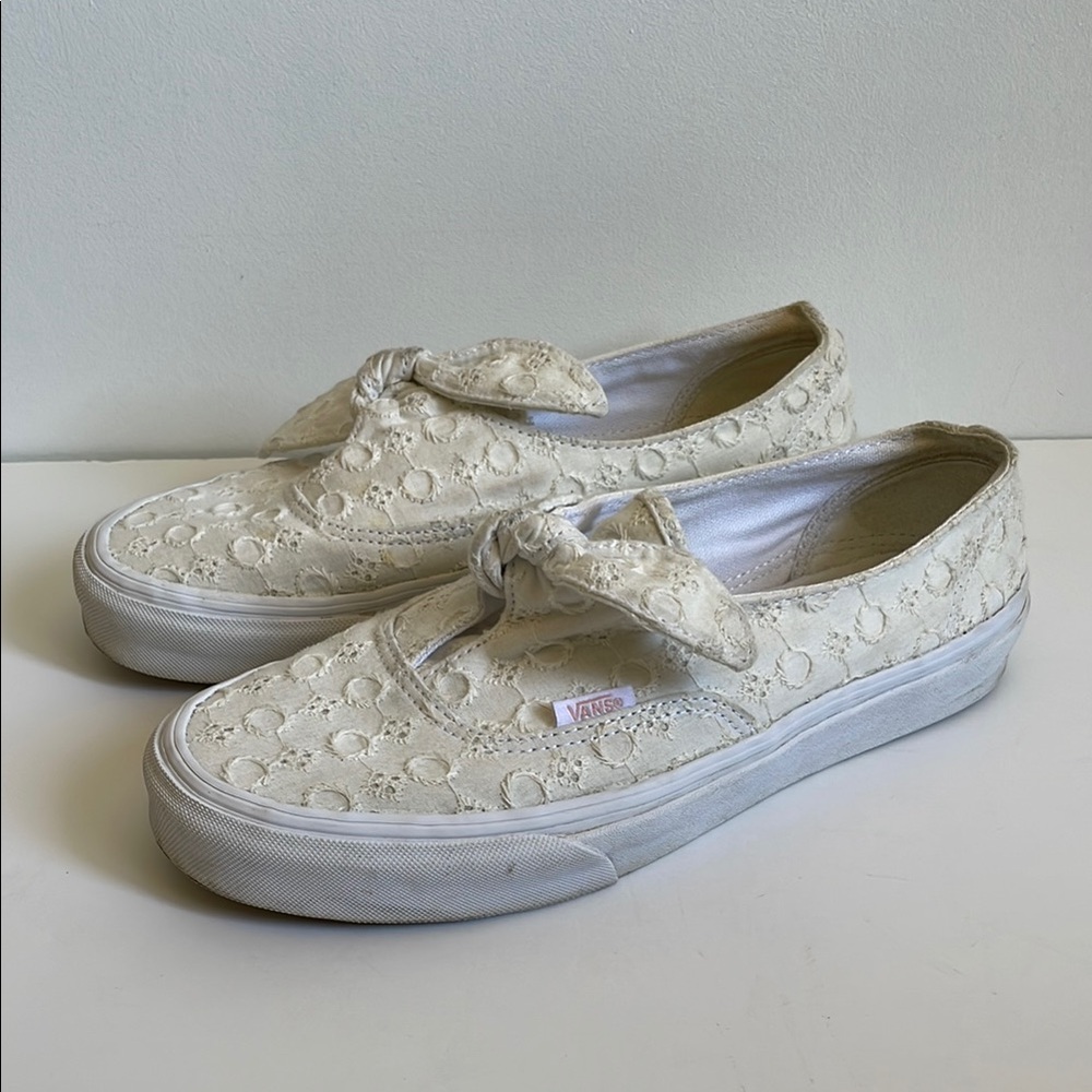 Vans Cream Lace Bow Tie Slip-Ons